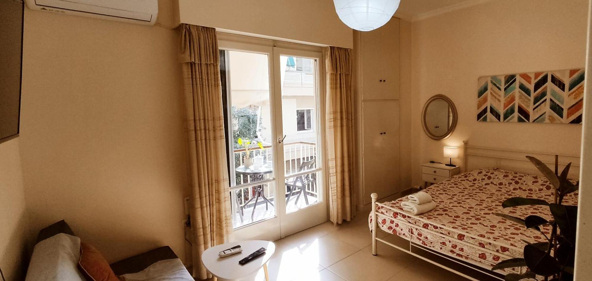 Next To Metro! Bright Apartment With Fully Equipped Kitchen Athena Bagian luar foto